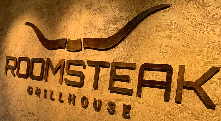 Roomsteak Grillhouse Schriftzug – Restaurant in Starnberg
